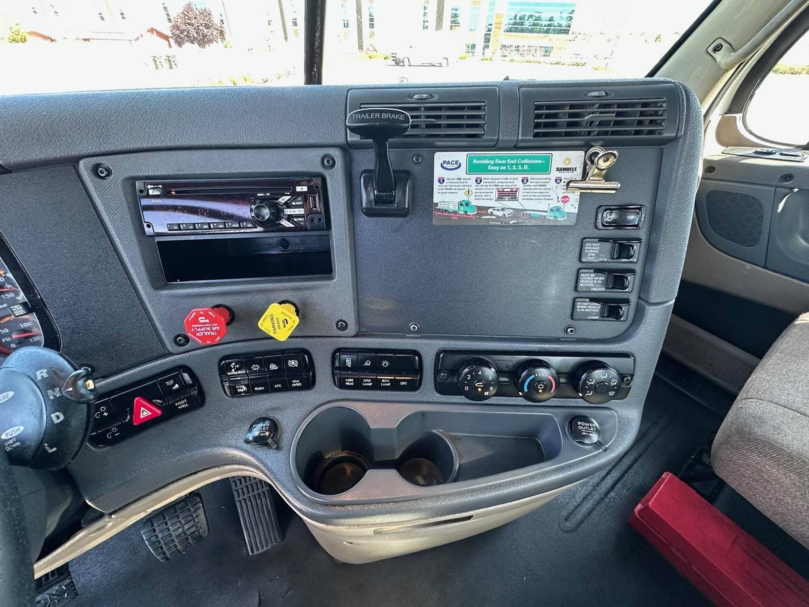 2018 Freightliner Cascadia image 4