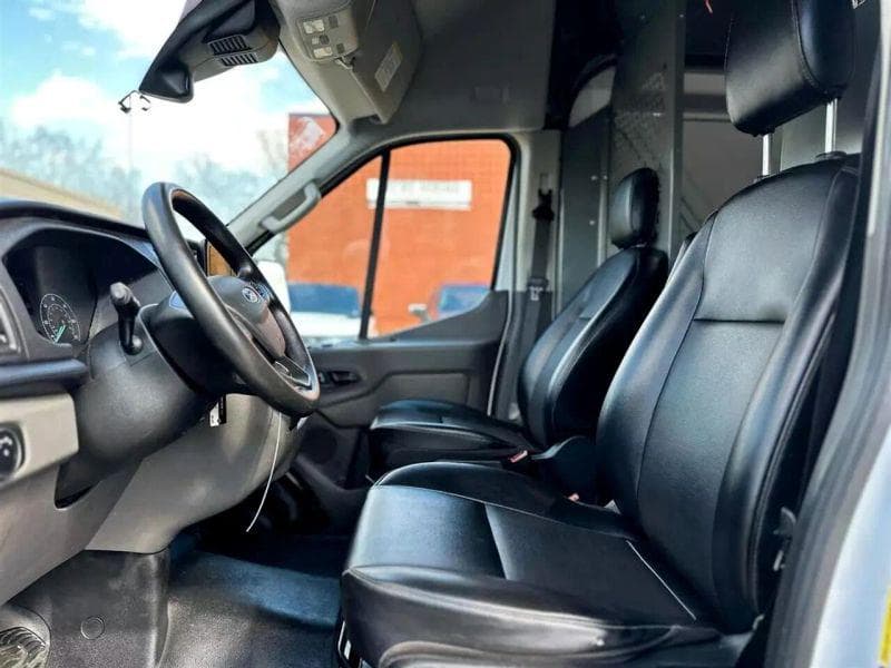 2021 Ford CF8000 image 10