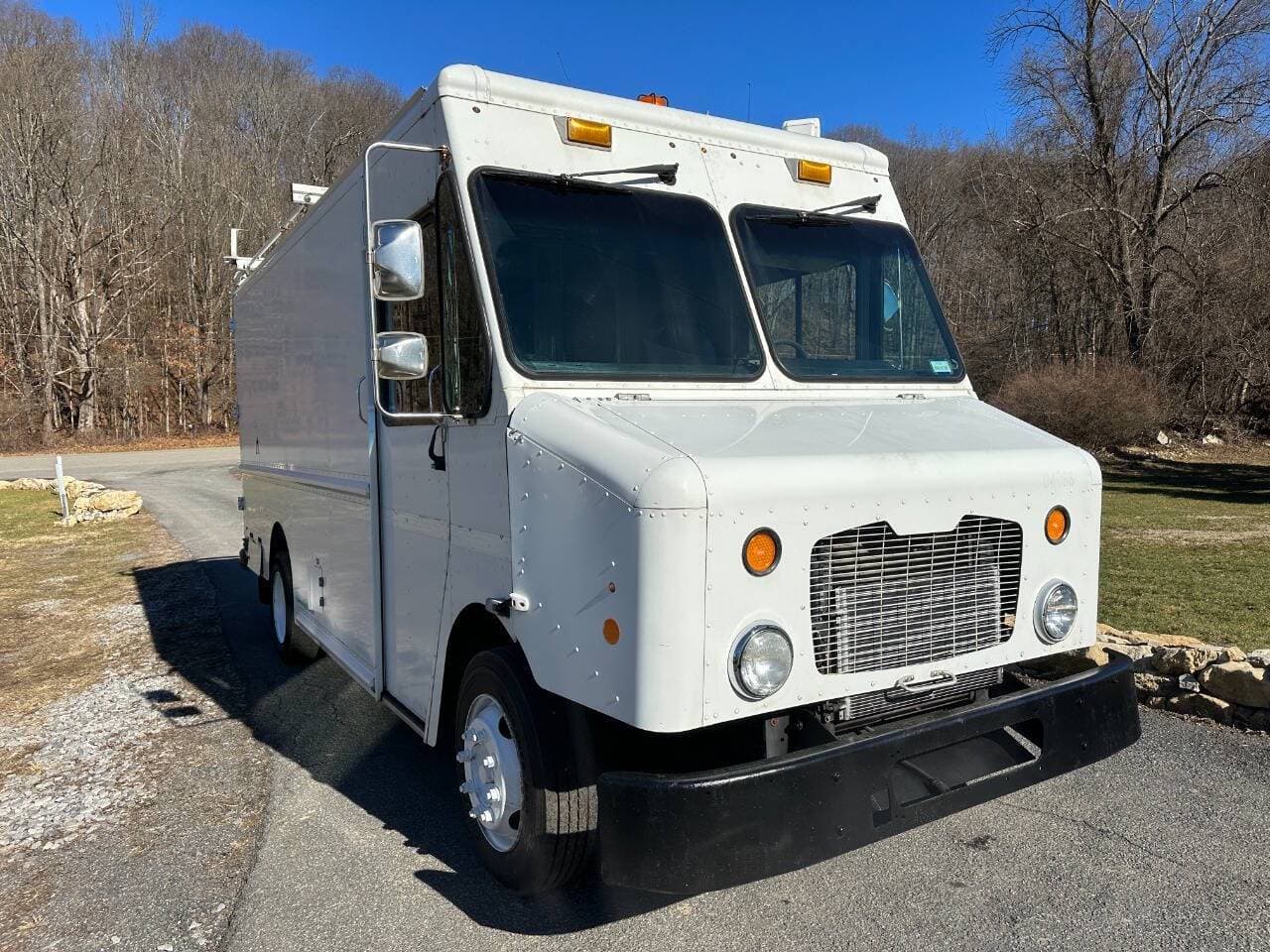 2010 Freightliner MT45 image 6