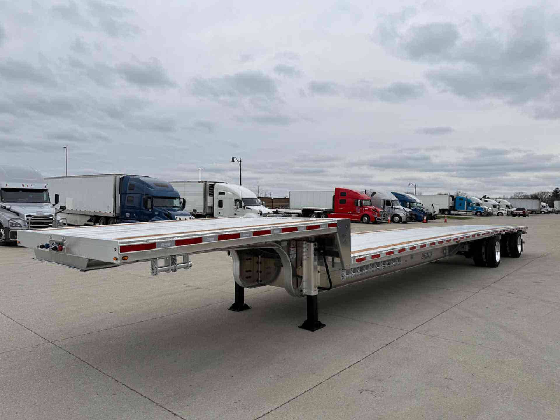 2027 Extreme XS60 Step Deck image 2