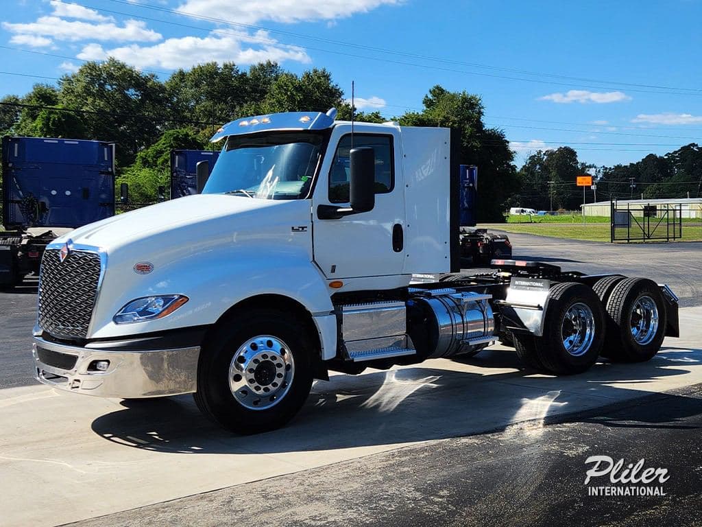 2025 INTERNATIONAL LT SN298703 image 1