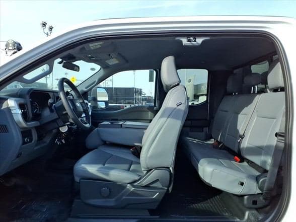 2026 Ford F550 image 11