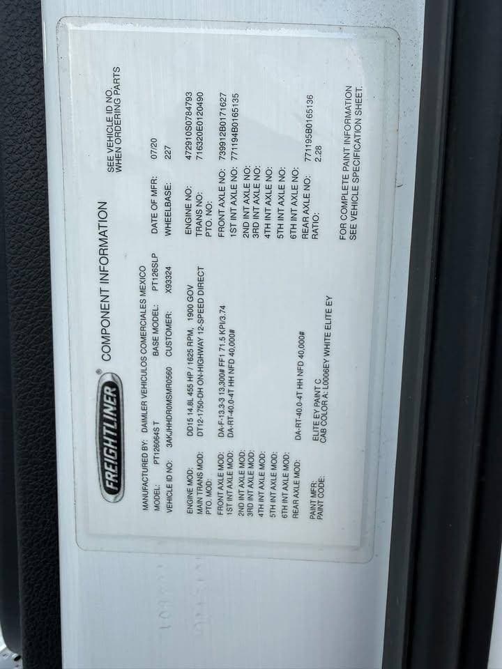 2021 Freightliner Cascadia image 11