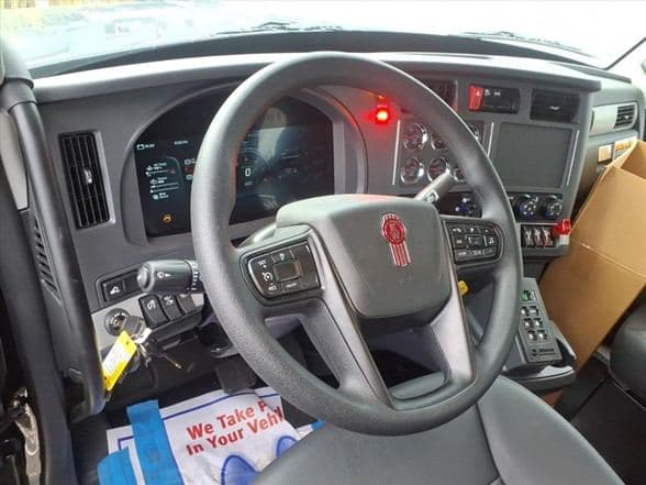 2026 Kenworth T880 image 17