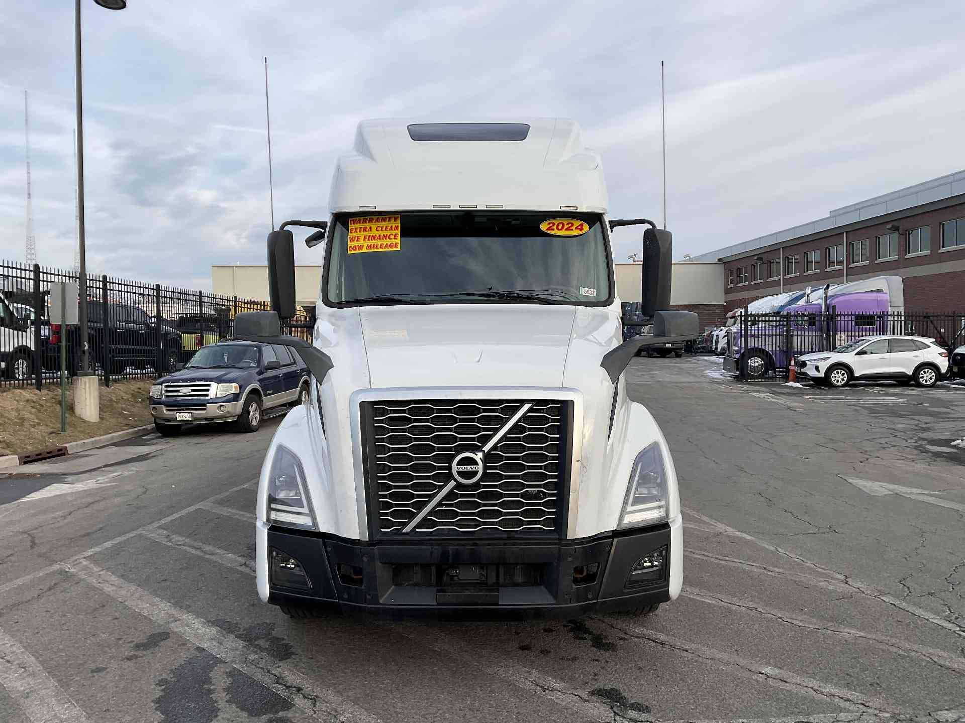 2024 Volvo VNL860 image 4