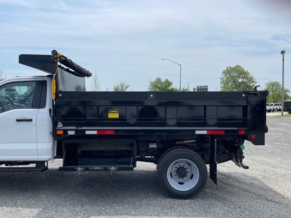 2024 Ford F550 image 9