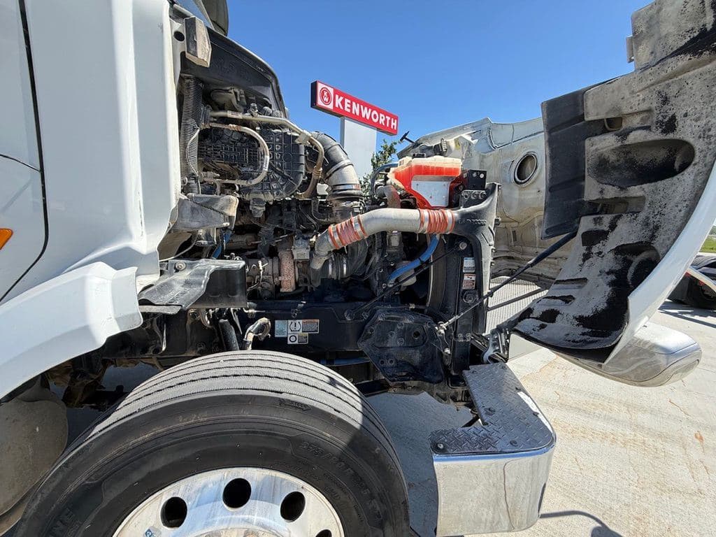Used 2020 PETERBILT 567 image 15
