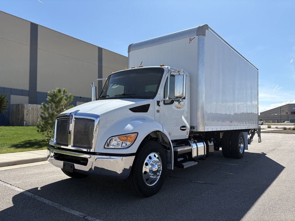 Used 2025 KENWORTH T380 image 2