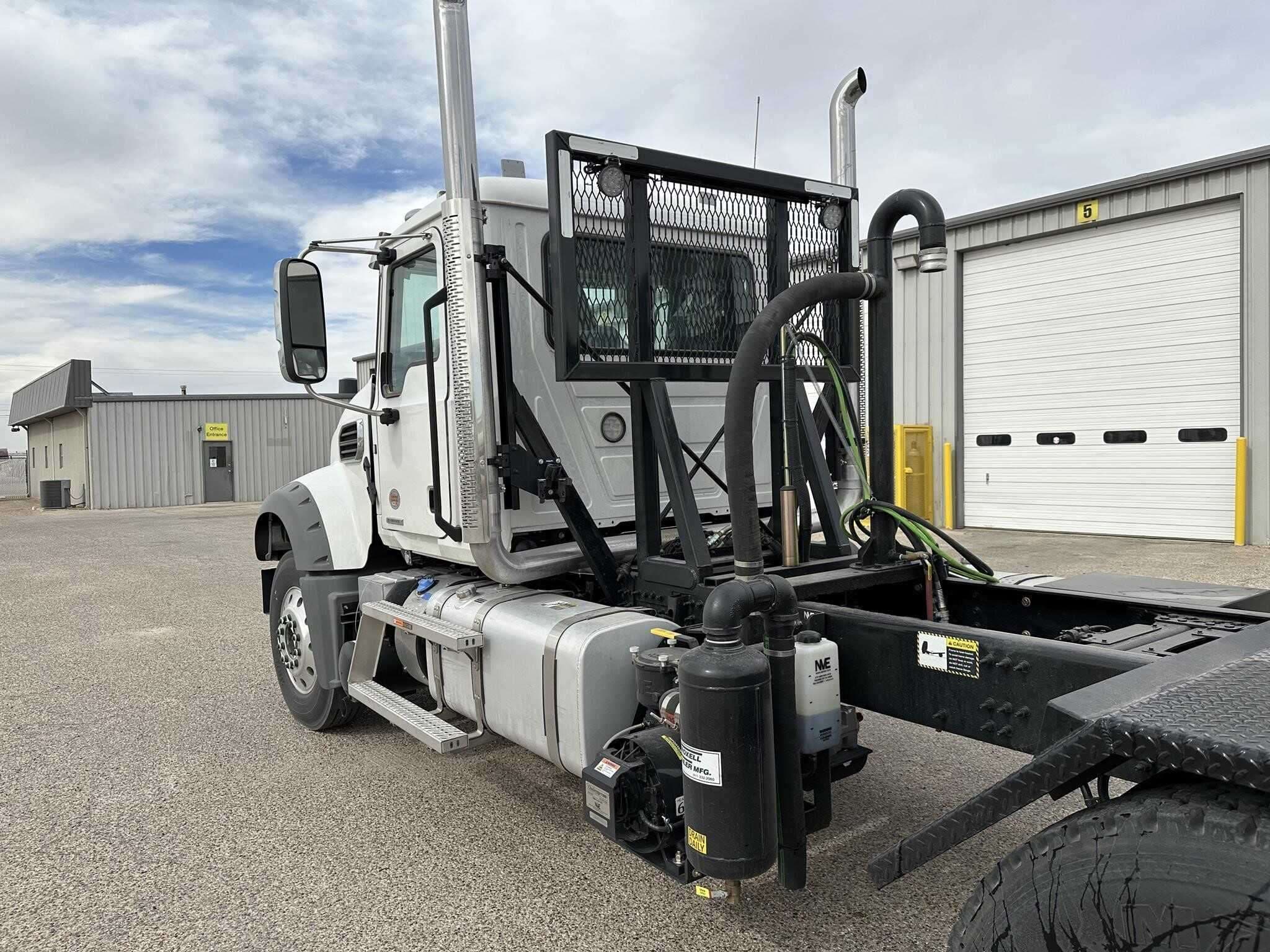 New 2025 MACK GRANITE Winch Truck in Hobbs, NM image 6