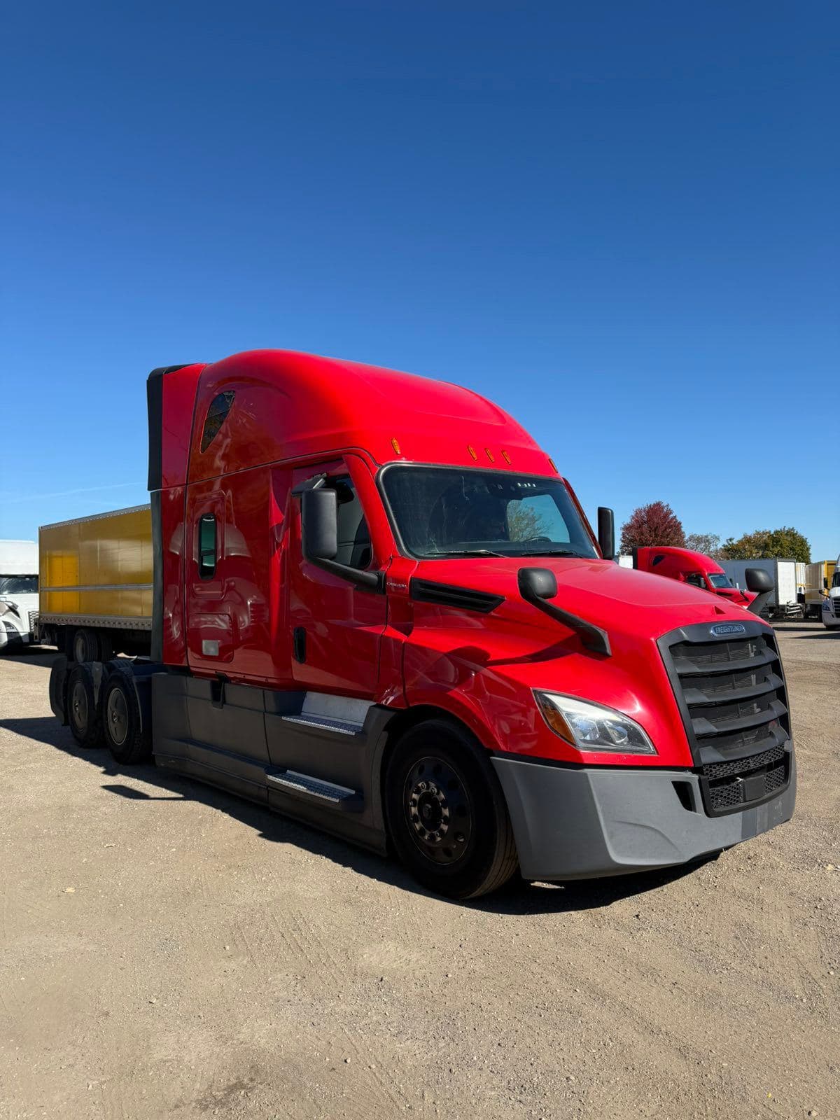 2022 Freightliner Cascadia image 2