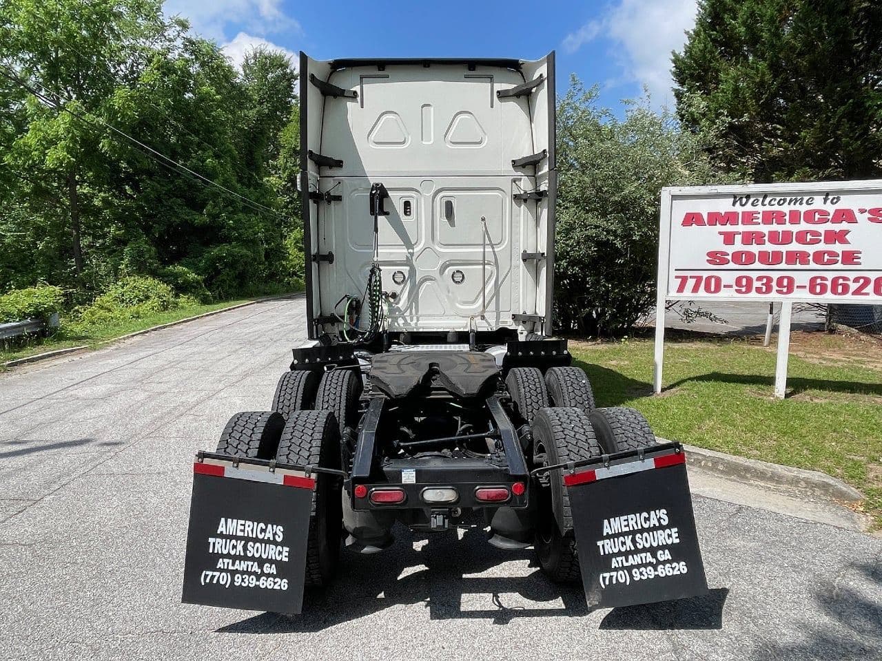 2020 Freightliner Cascadia 126 image 4