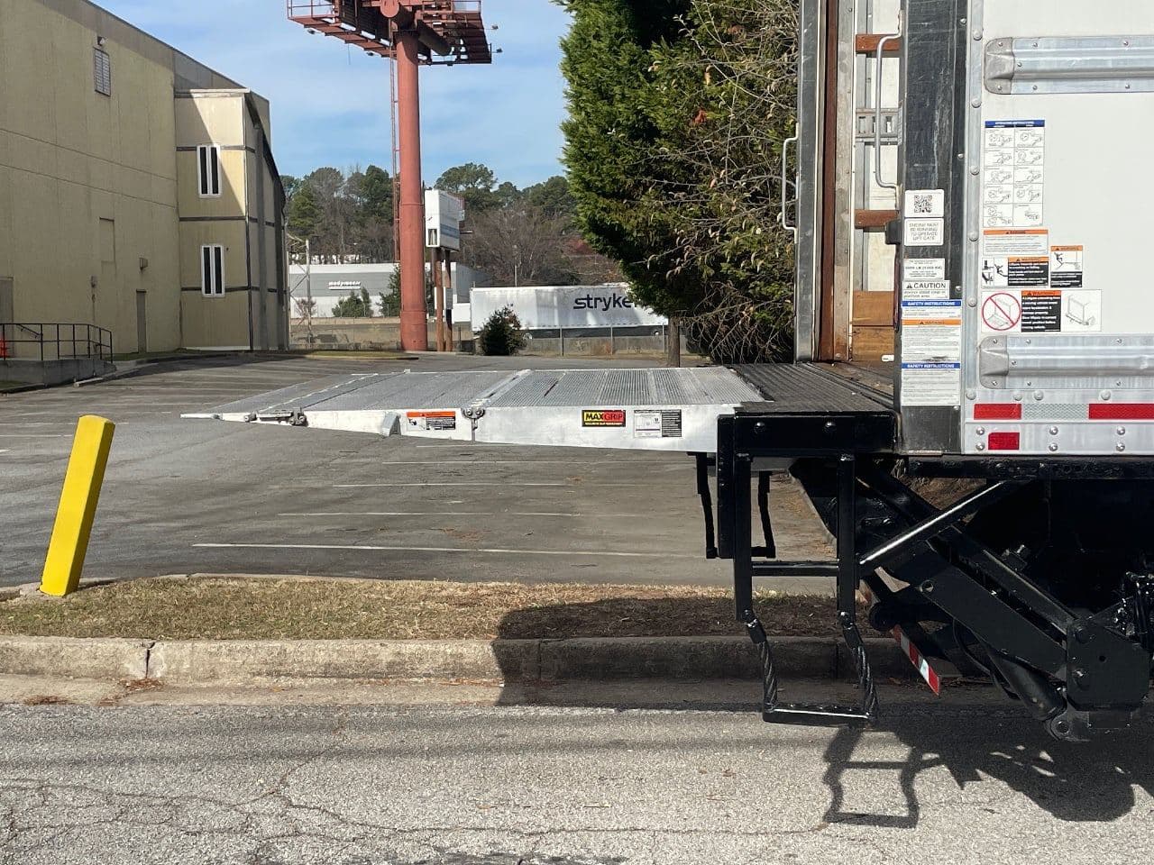 2020 Freightliner M2106 image 9