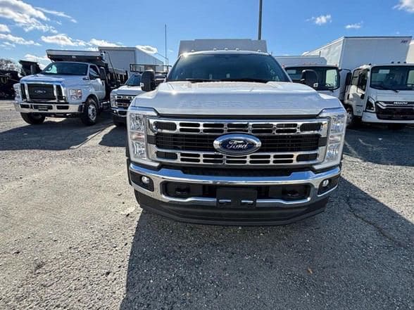 2024 Ford F550 image 8