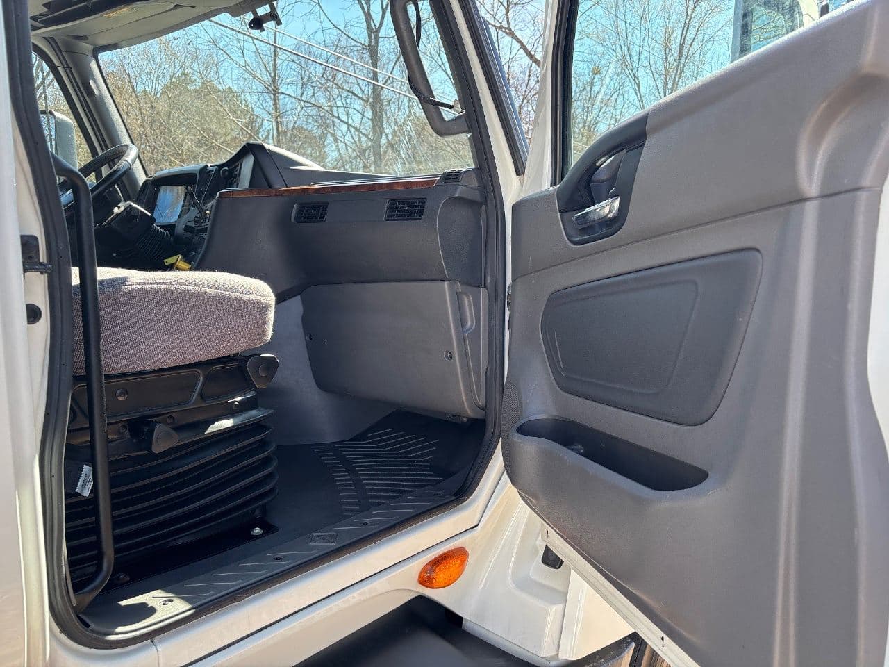 2020 Freightliner Cascadia 125 image 20