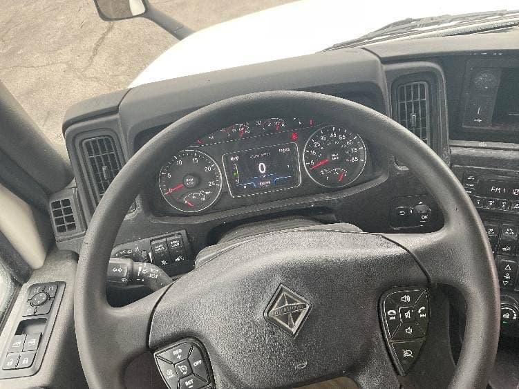 2023 International LT625 Sleeper Semi Truck - 73" Integral Sleeper, 450HP, 12 Speed Automatic image 4