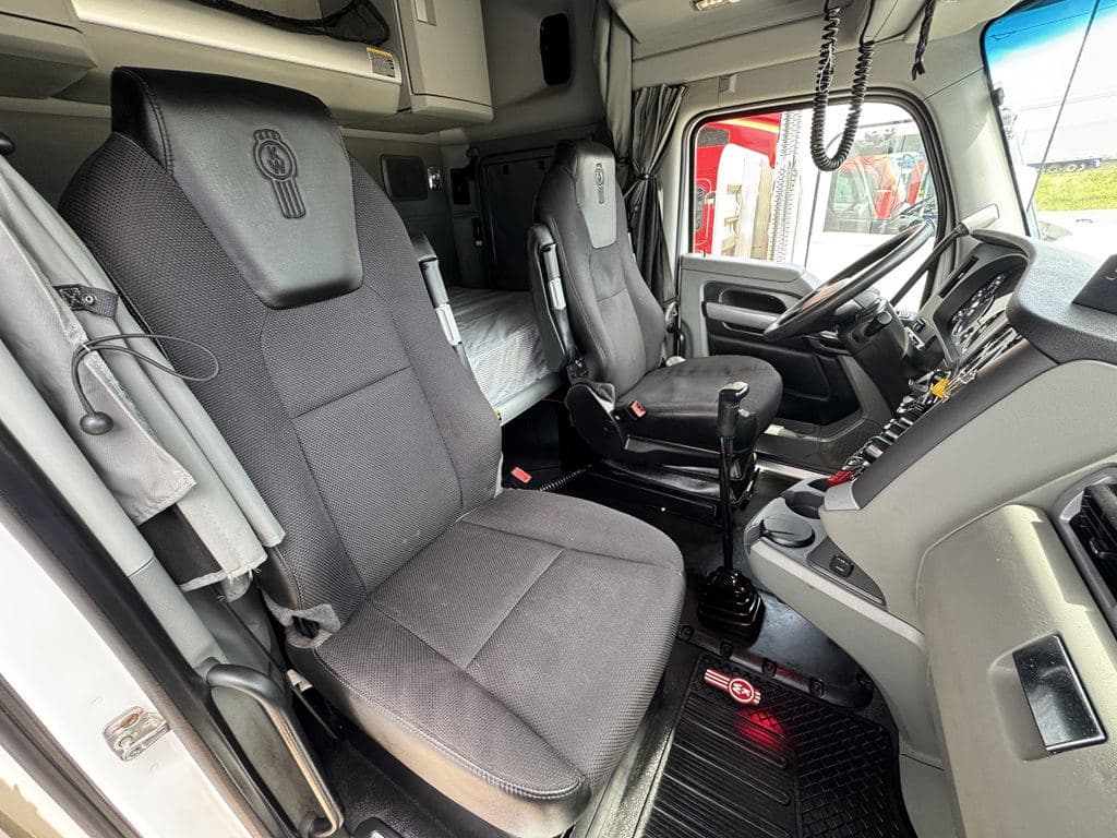 Used 2021 KENWORTH T880 image 12