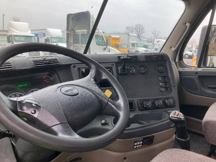2018 Freightliner Cascadia image 5