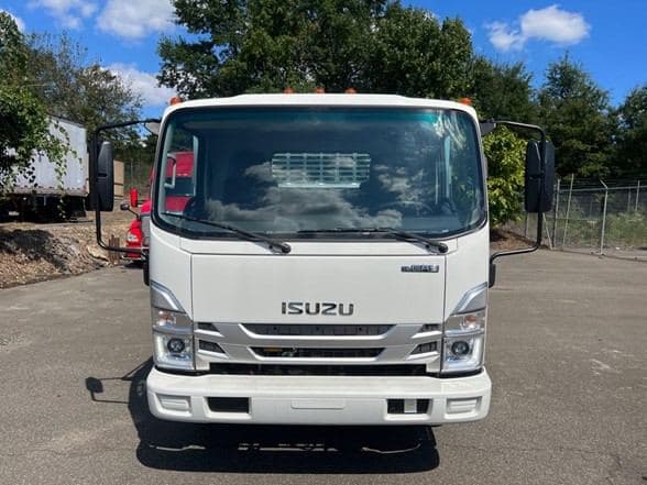 2023 Isuzu NPR image 2