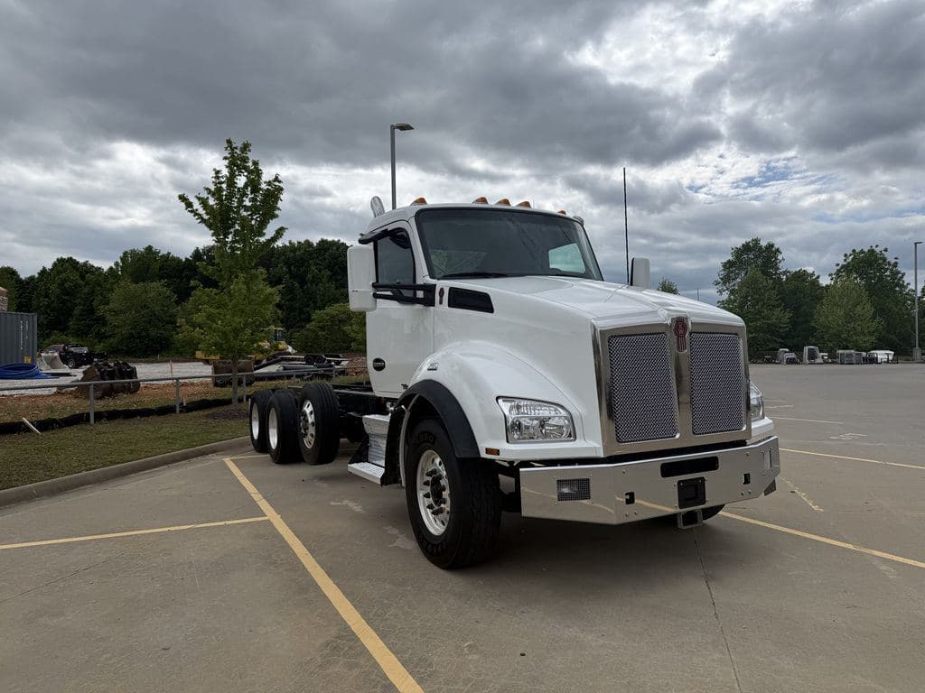 Used 2021 KENWORTH T880 image 4