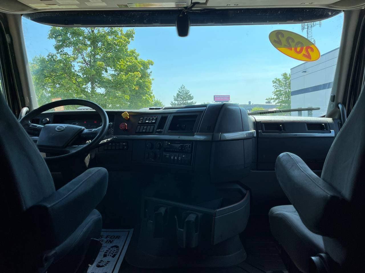 2022 Volvo VNL860 #1168 image 13