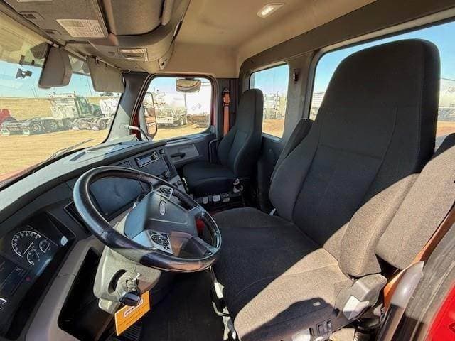 2020 Freightliner Cascadia 126 Day Cab Truck - Detroit 450HP, 12 Speed Dt12 Amt image 6