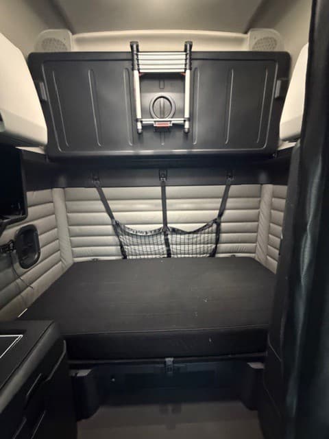 2024 Freightliner Cascadia image 7