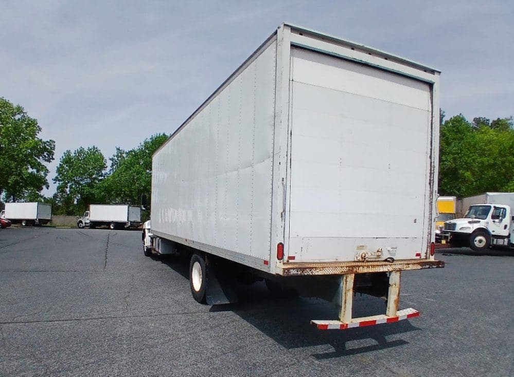 2019 Hino 268 image 6