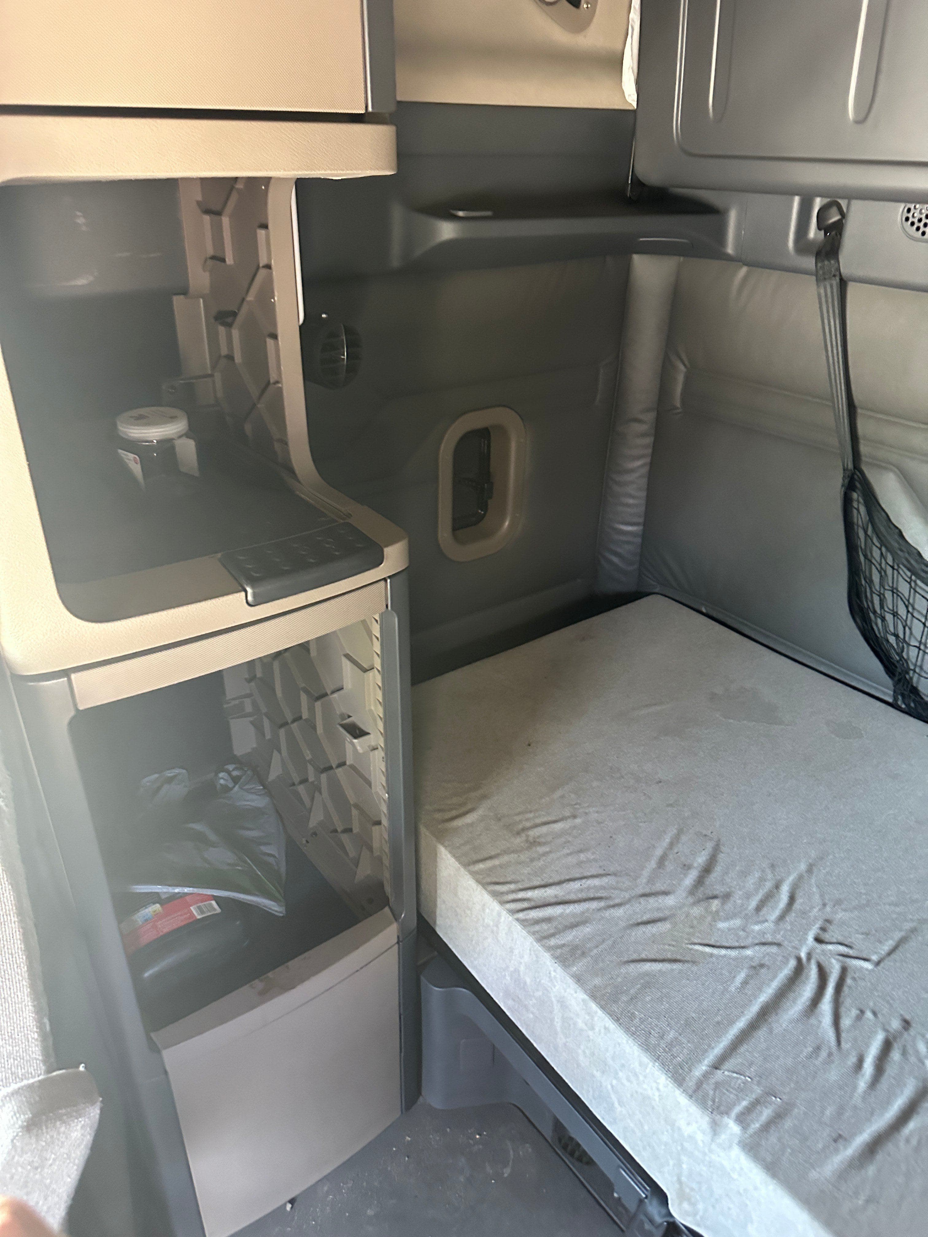 2018 Freightliner Cascadia image 8