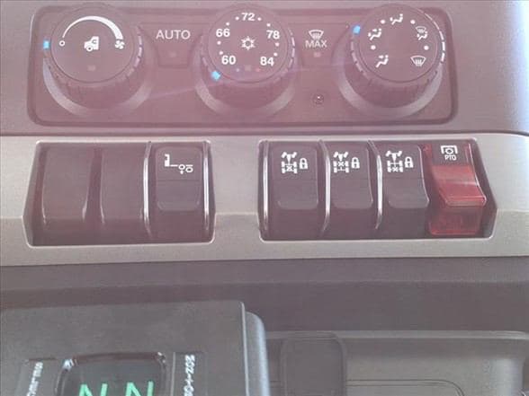 2026 Kenworth T880 image 25