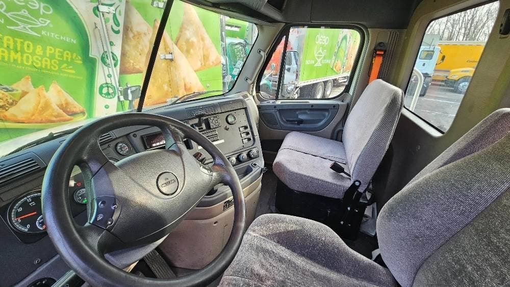 2018 Freightliner Cascadia image 6