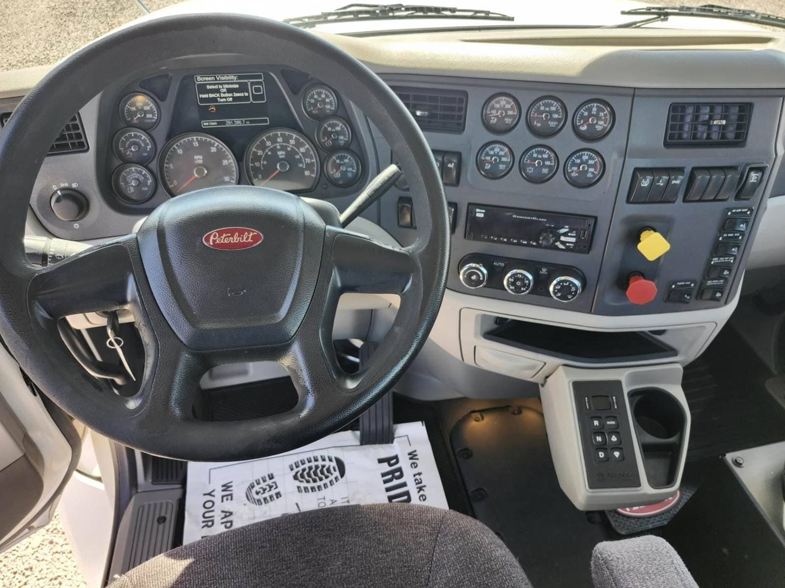 2018 Peterbilt 567 image 9