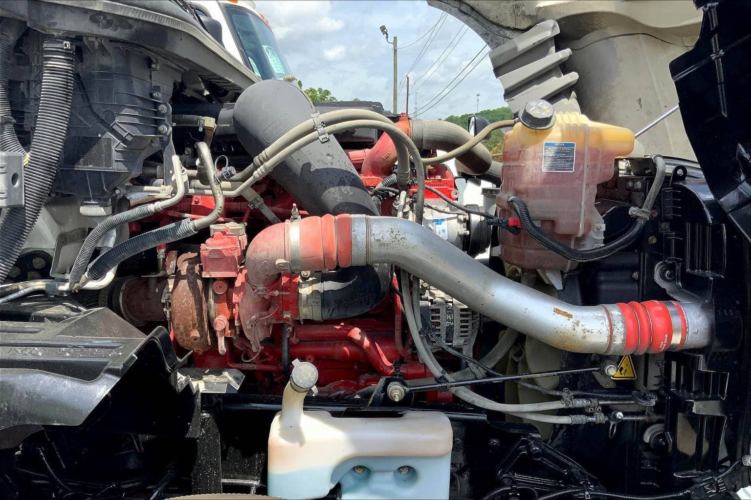 2022 International LT625 Sleeper Semi Truck - 56" Hi Rise Sleeper, Cummins 400HP, 12 Speed image 11