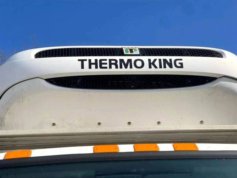 2016 Hino 268 image 9