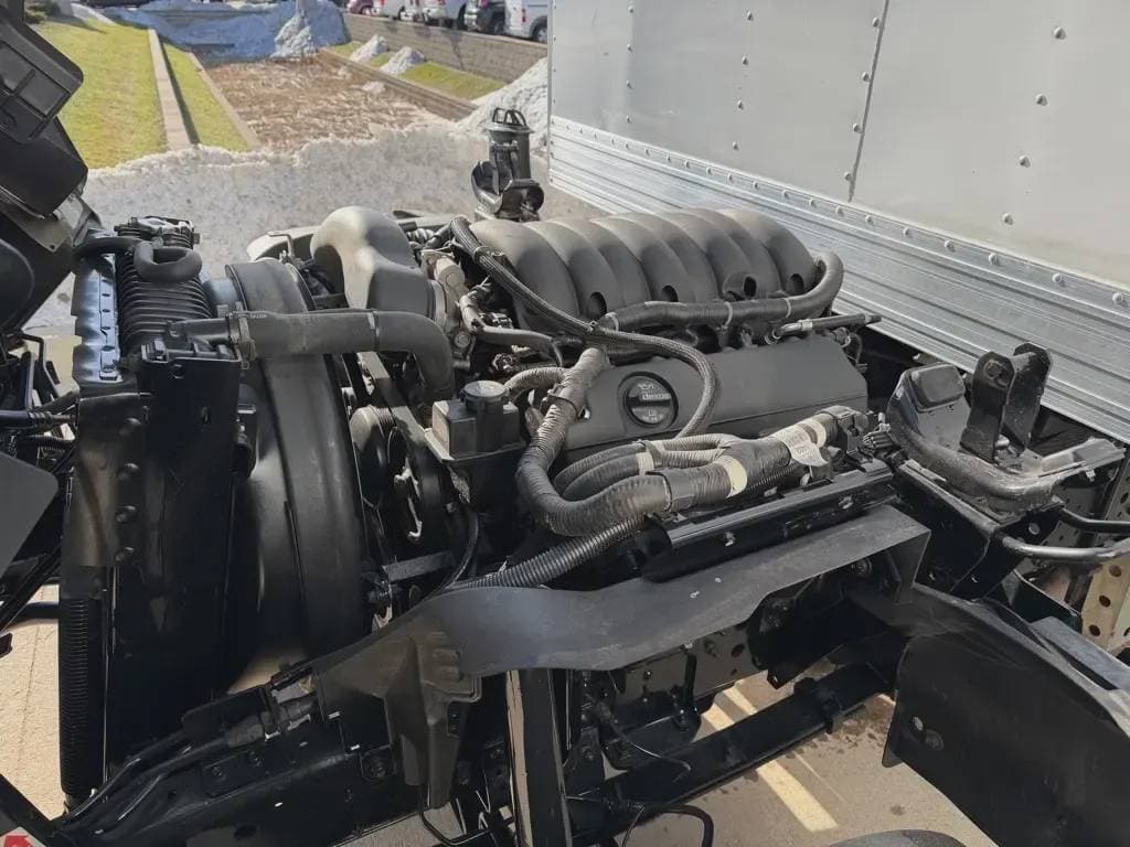 Used 2023 ISUZU Cabover Truck - COE, Contractor Truck, Box Truck - Straight Truck - NPR HD For Sale image 8