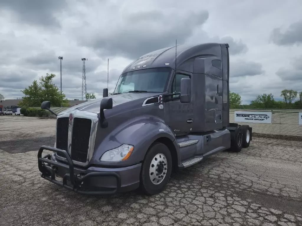 2022 Kenworth T680 image 2