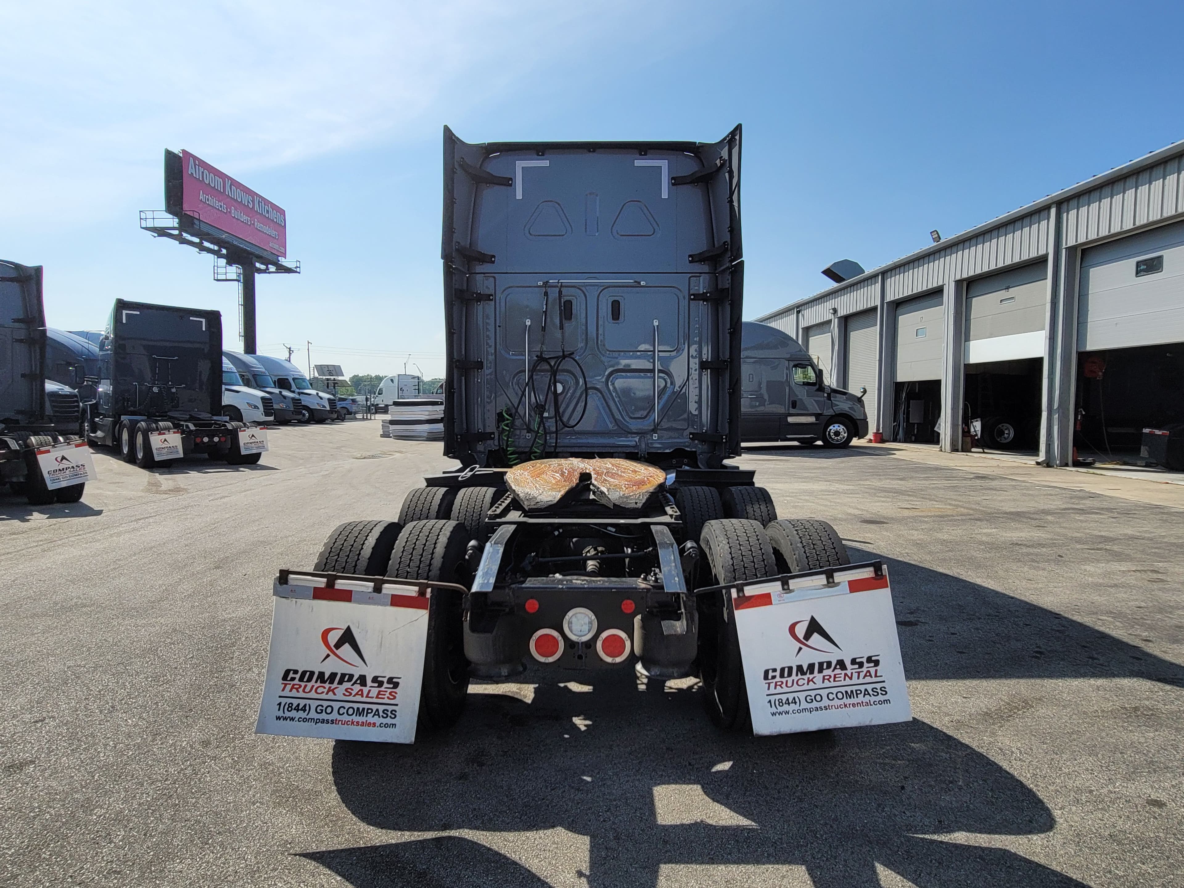 2022 Freightliner Cascadia 126 image 3