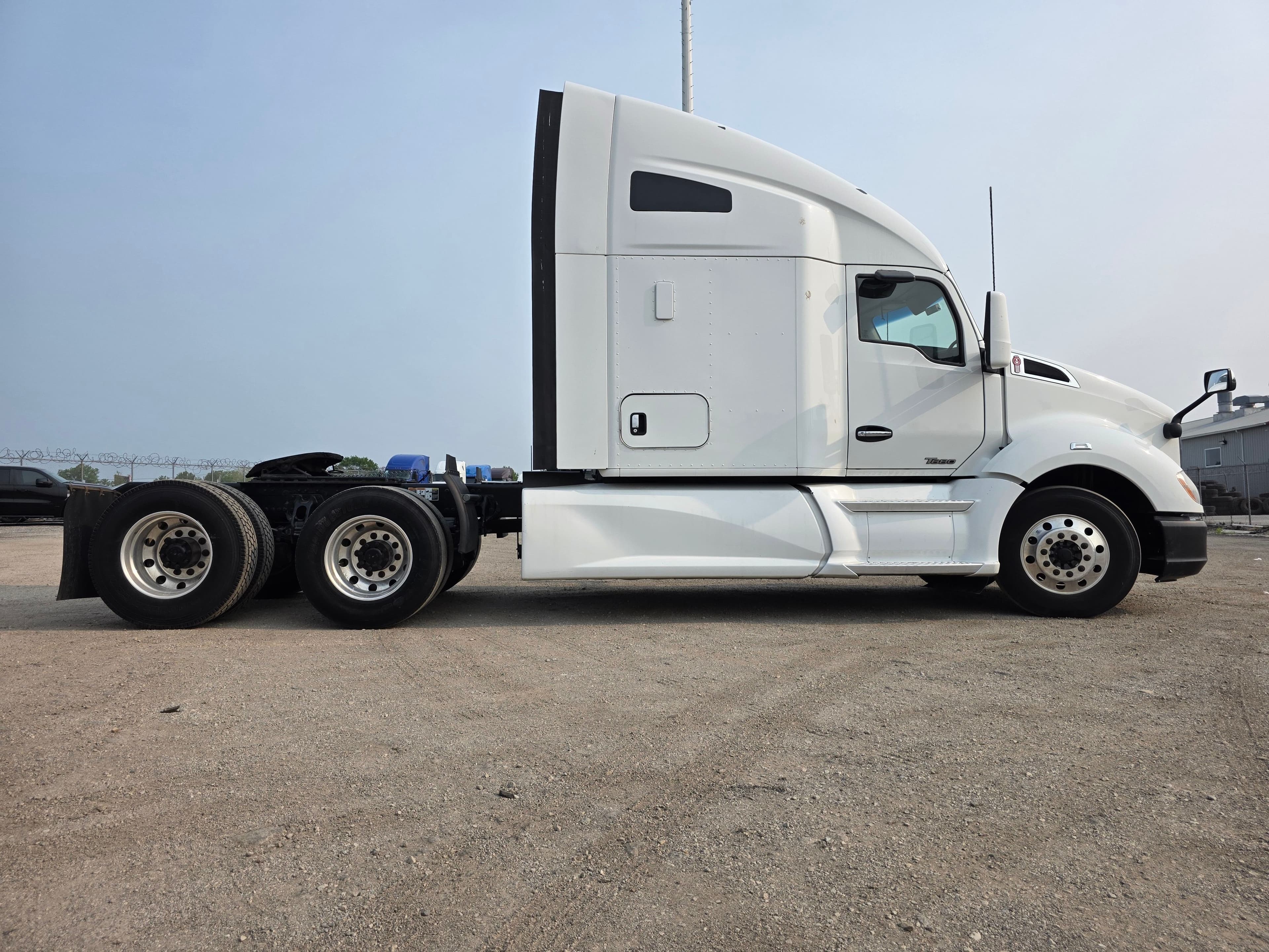2018 Kenworth T680 image 1