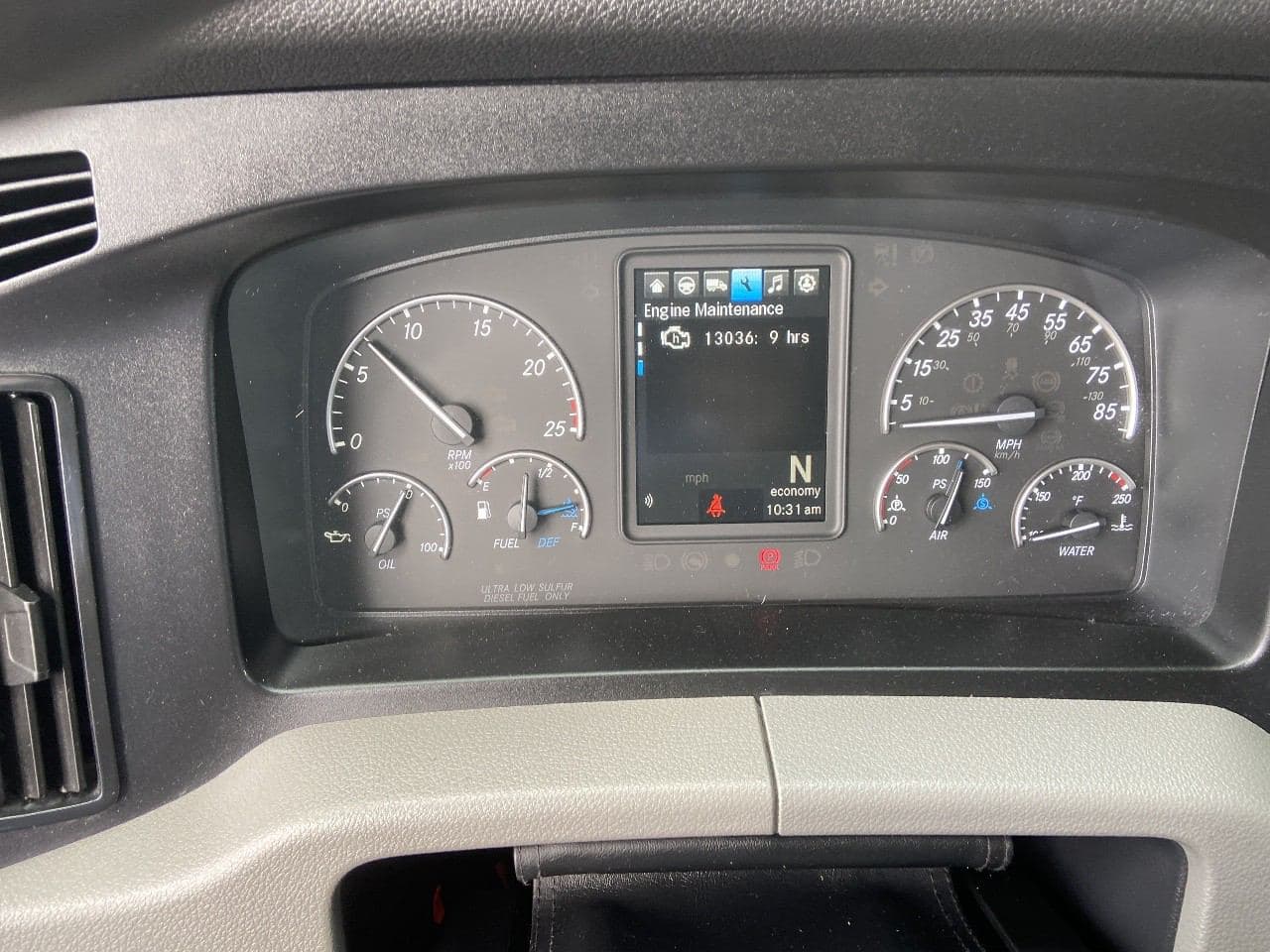2022 Freightliner Cascadia image 12