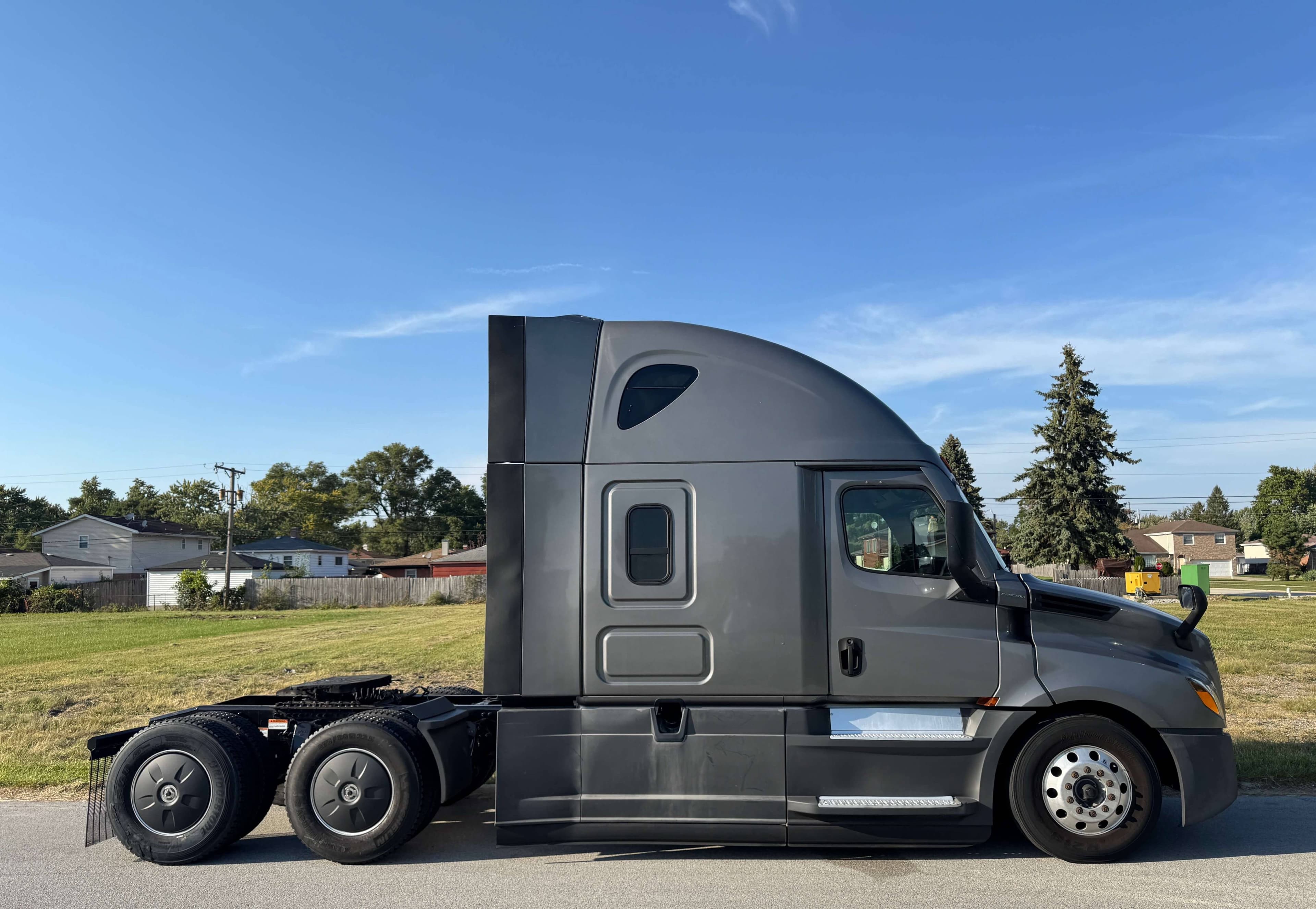 2021 Freightliner Cascadia 126 image 4