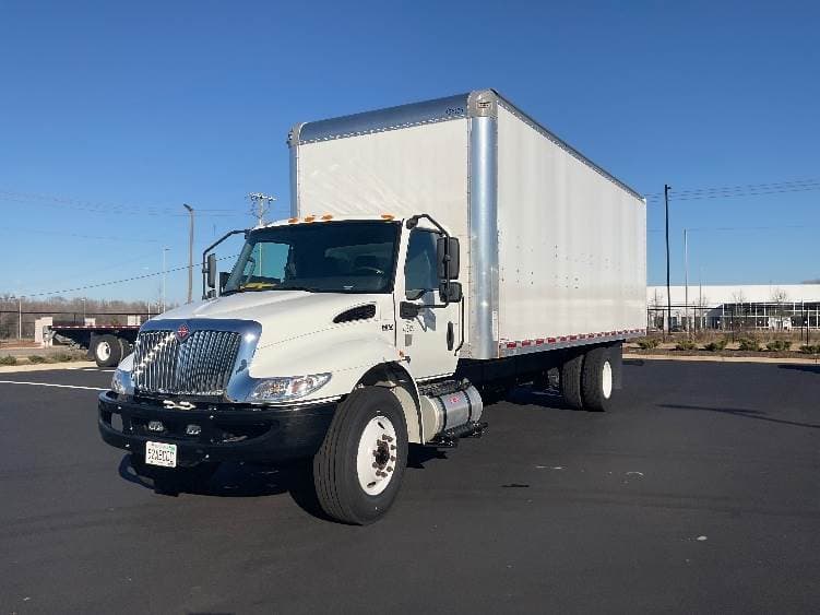 2022 International MV607 Box Truck - 220HP, 6 Speed Automatic, Roll up Door image 3
