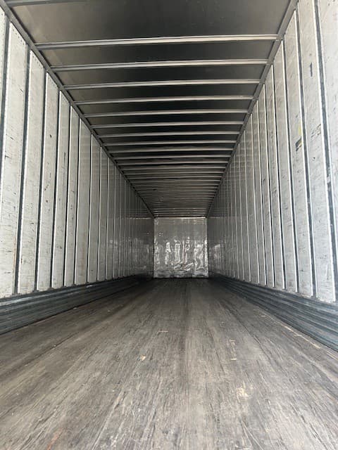 2017 Utility 4000D-X image 5