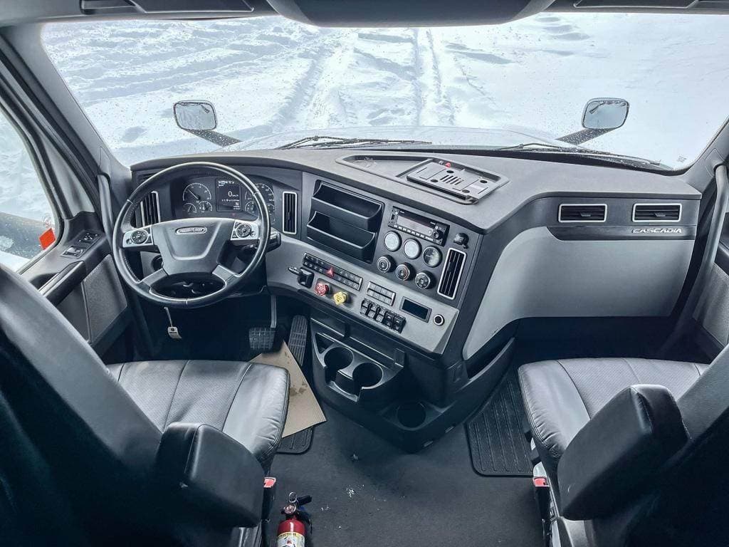 2024 Freightliner Cascadia 126 image 5