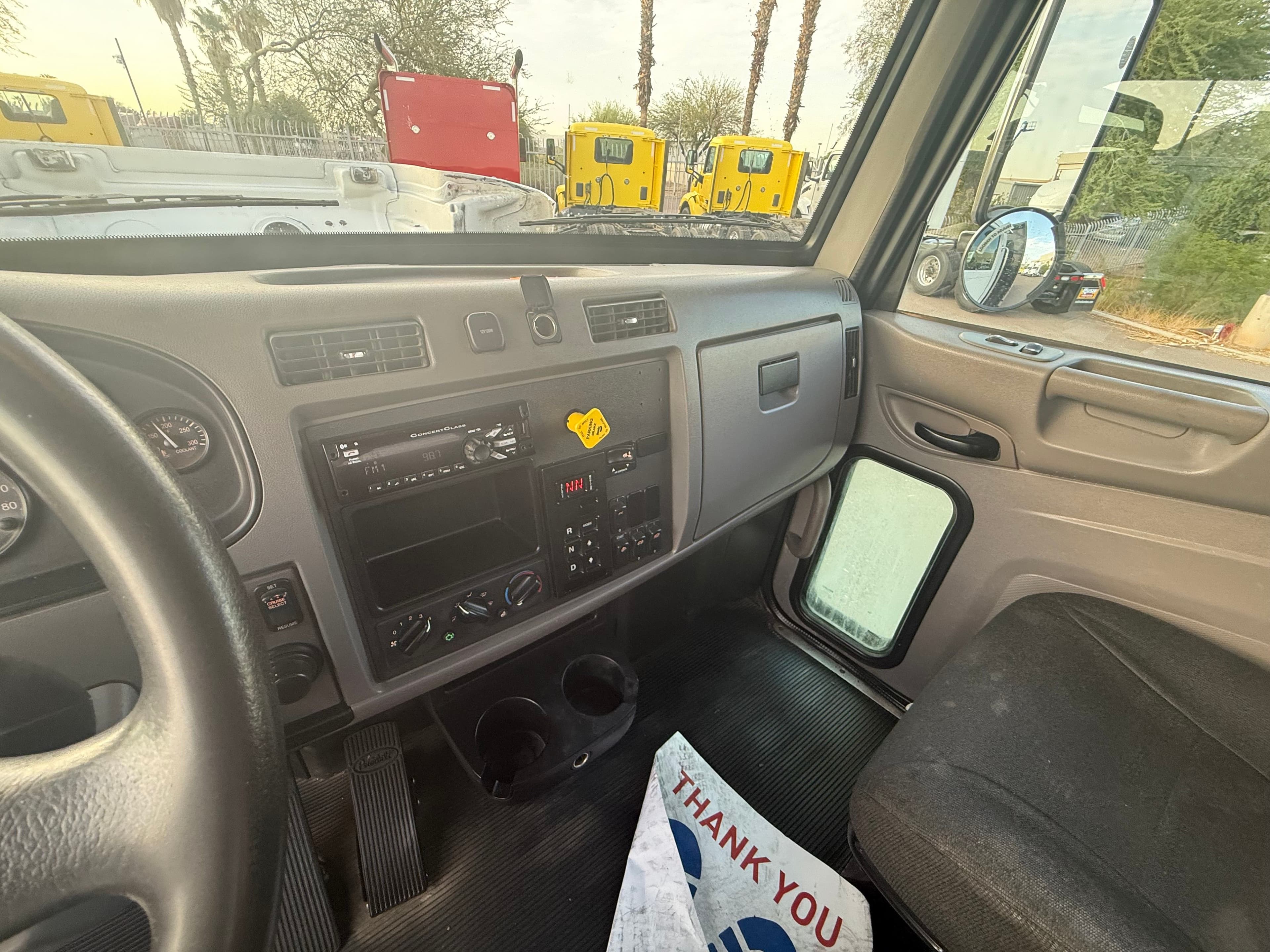 2019 Peterbilt 337 image 10