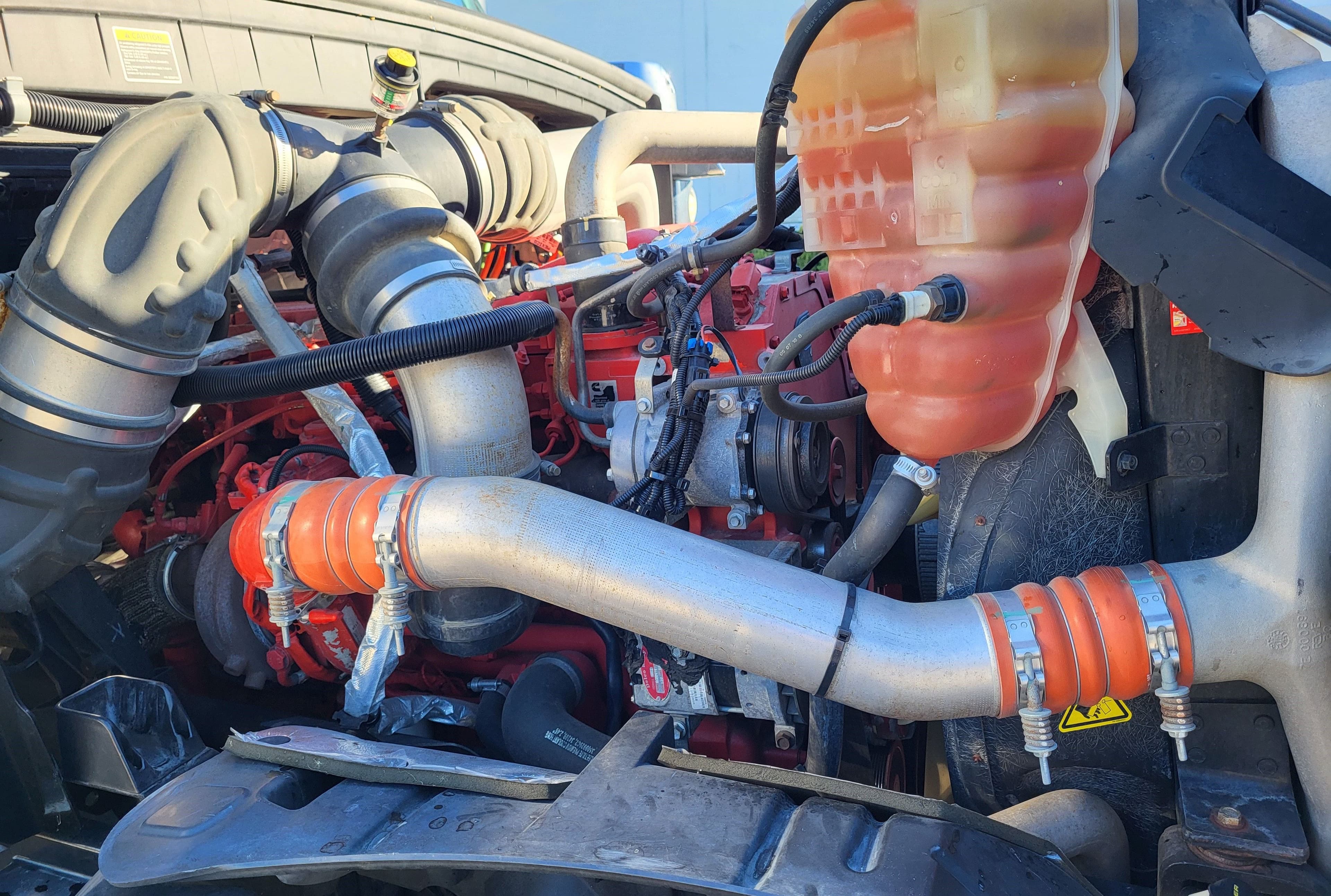 2017 International LF517 image 3