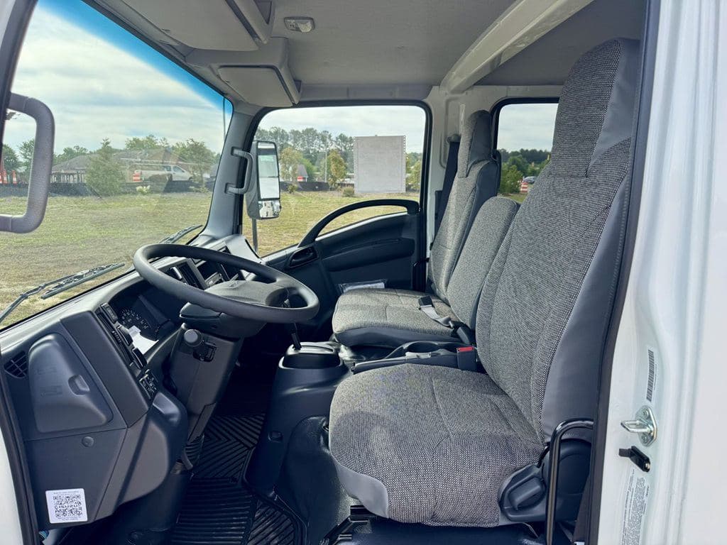New 2027 ISUZU NPR-HD image 3