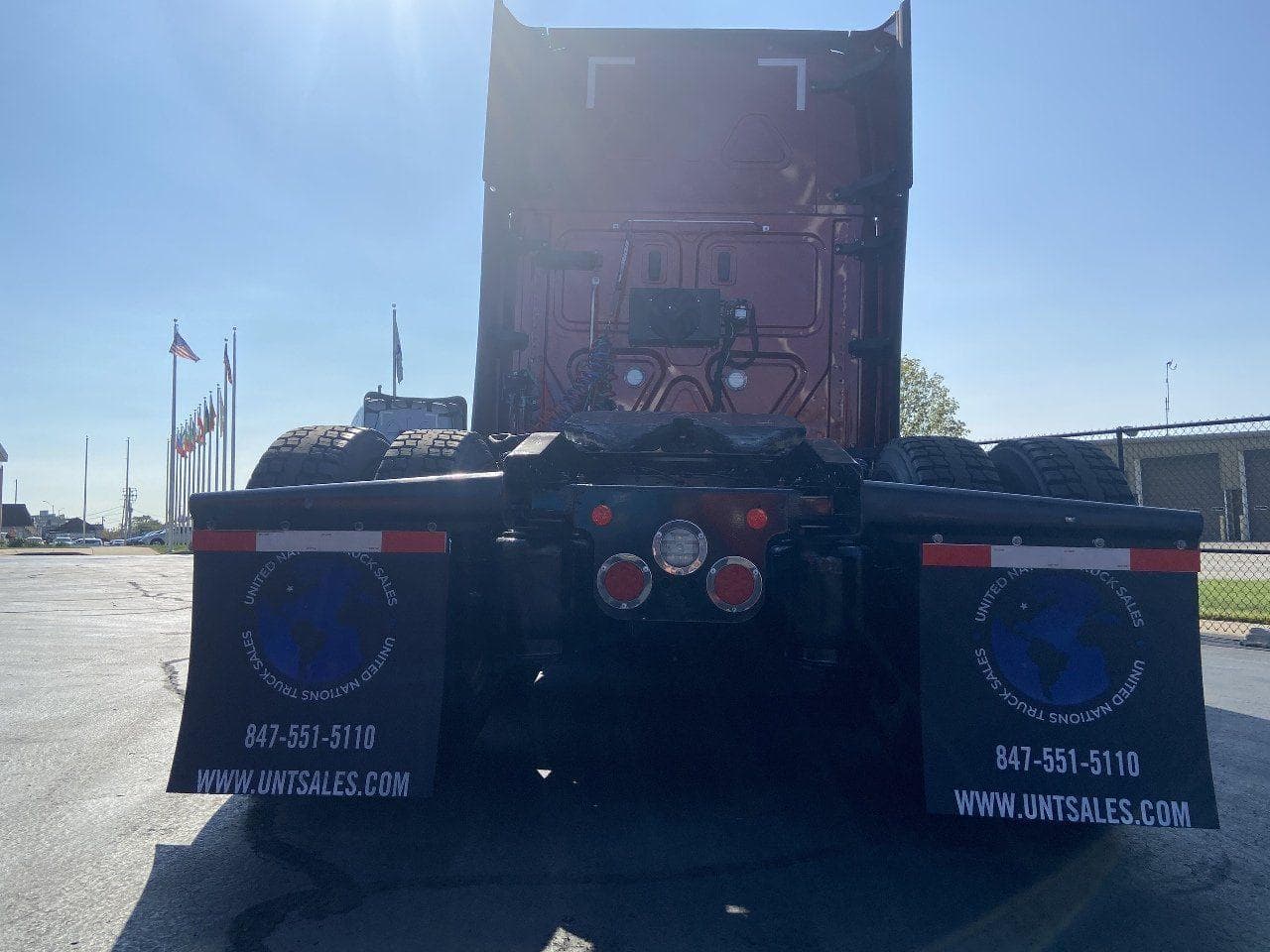 2021 FREIGHTLINER Cascadia CA126 Tandem Axle Sleeper image 3