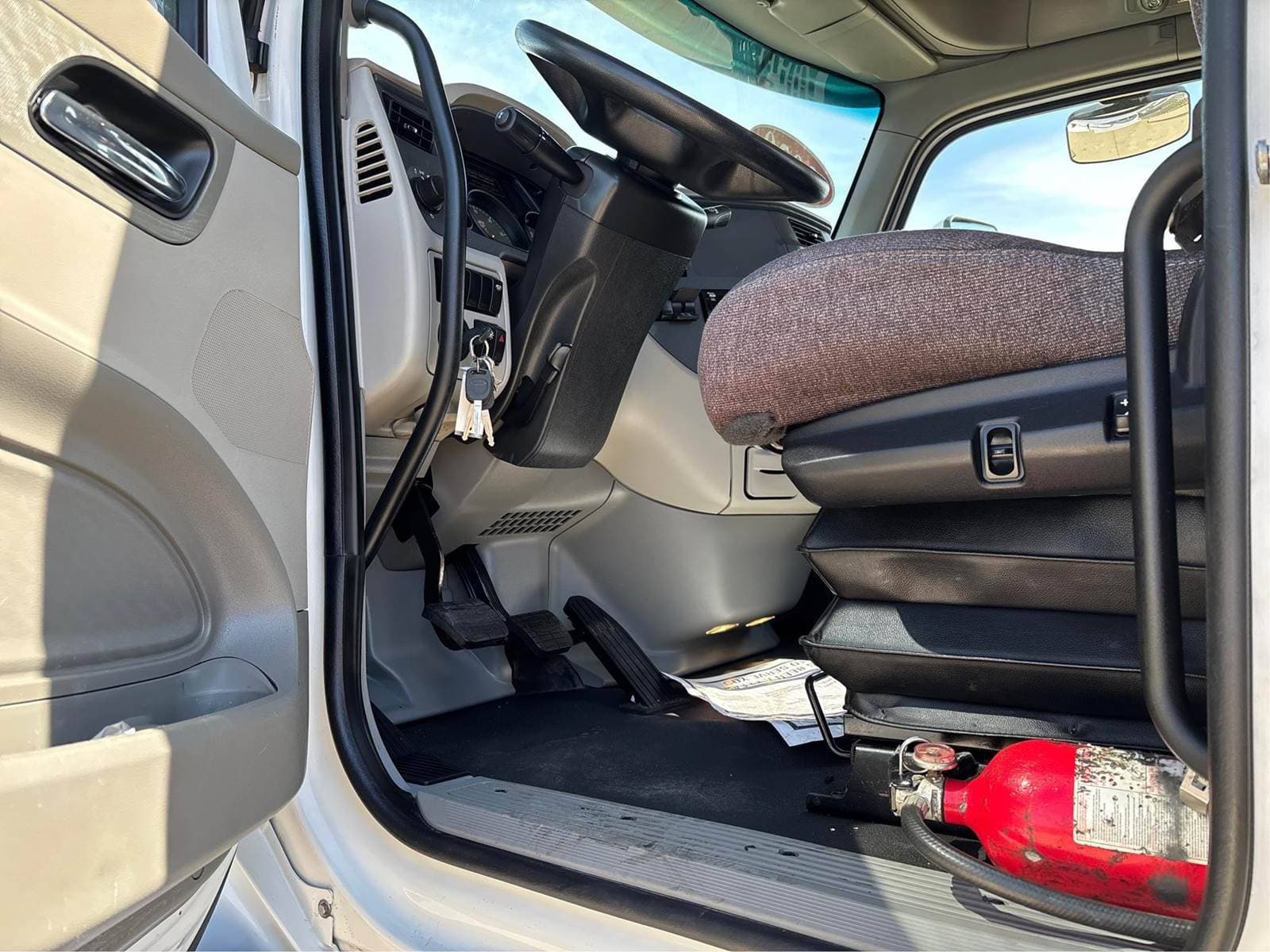 2020 Peterbilt 579 image 8
