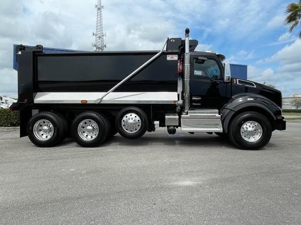2026 Kenworth T880 image 4