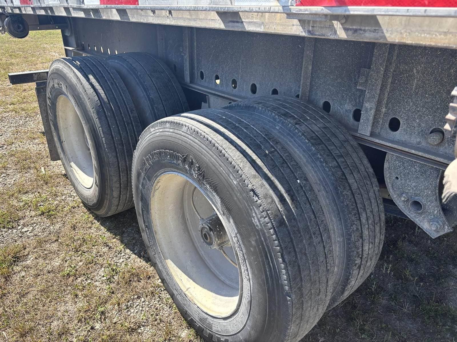 2019 Utility 4000AE image 2