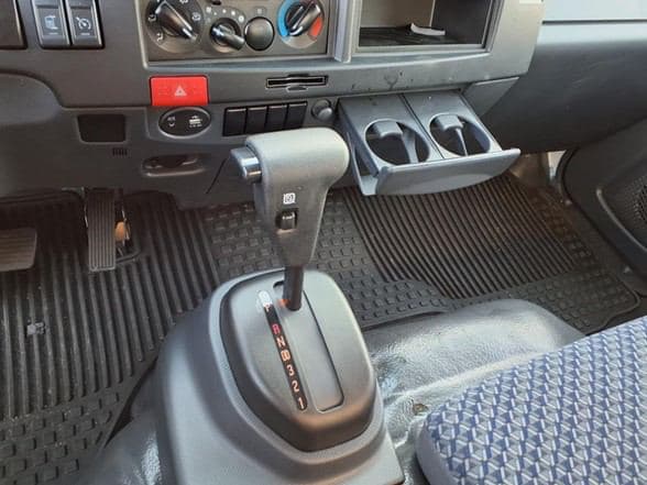 2025 Isuzu NRR image 21